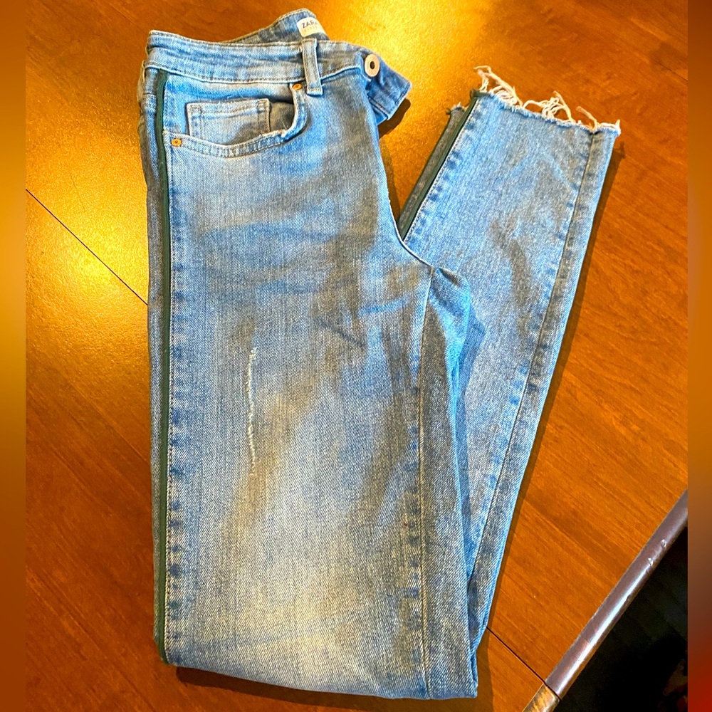 Zara Z1975 Womens Blue Denim Mid Rise Distress Raw Hem Jeans Size 2 (309)
